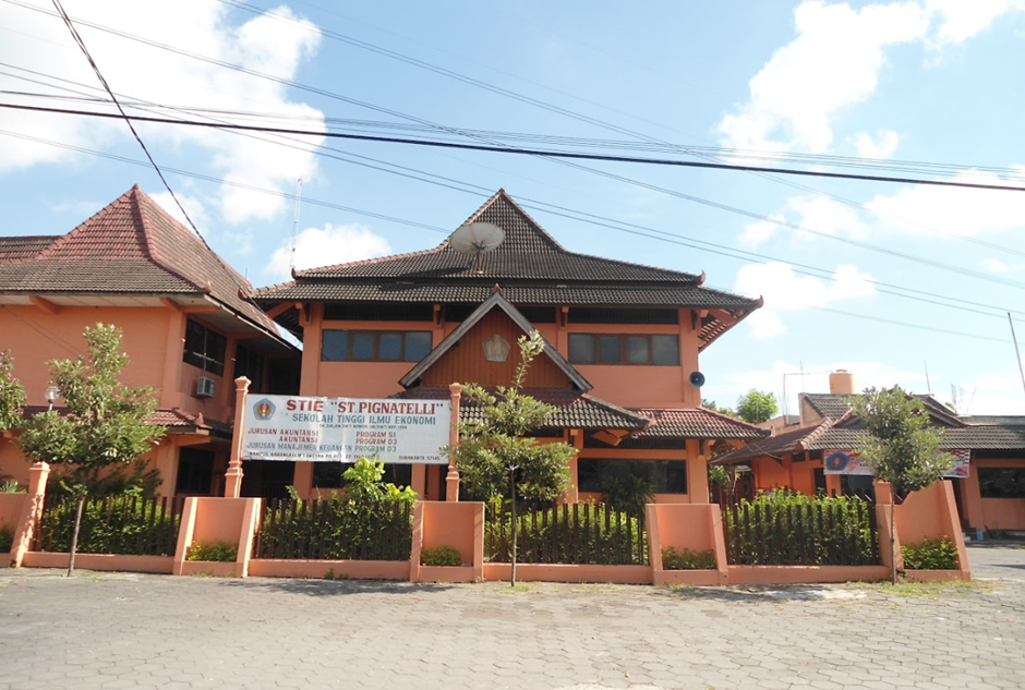 Keunggulan Upitra Surakarta