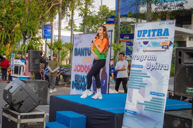 Senam bersama Upitra di CFD Solo