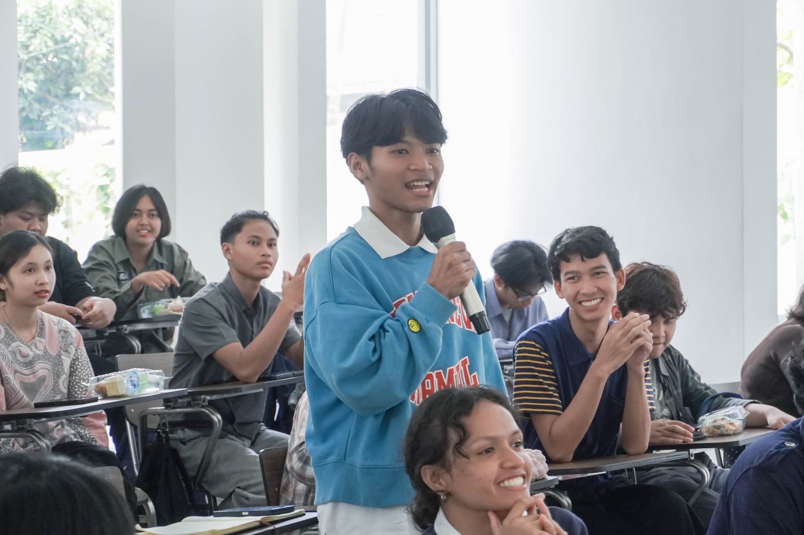 Mahasiswa upitra kuliah umum