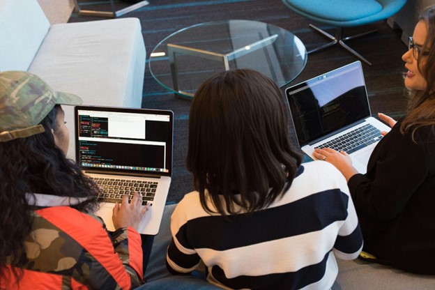 Tugas seorang Software Developer